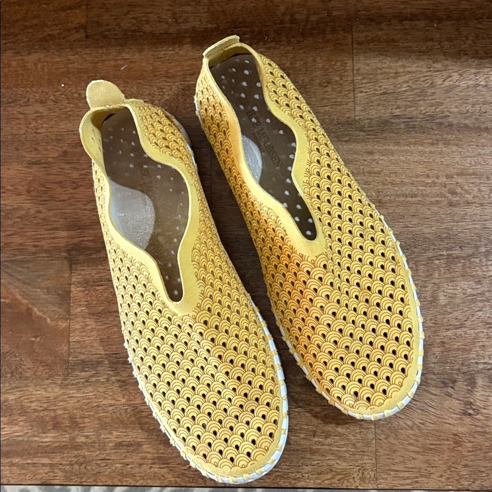 Ilse Jacobsen yellow slip-on leather shoes. Size 39
